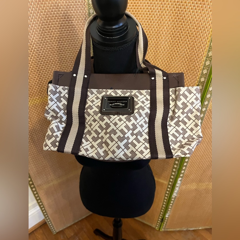Vintage 90’s Tommy Hilfiger hand bag EUC